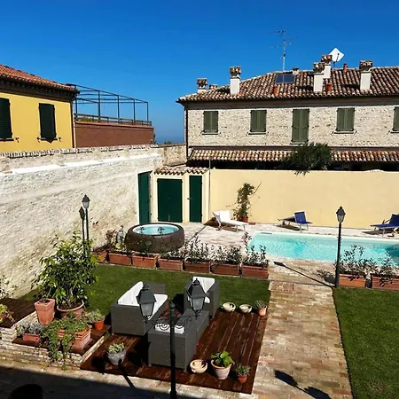 Camilla, Apartmán Pesaro