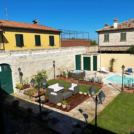 Camilla, Apartmán Pesaro